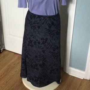 I.E. 100% silk midi skirt M